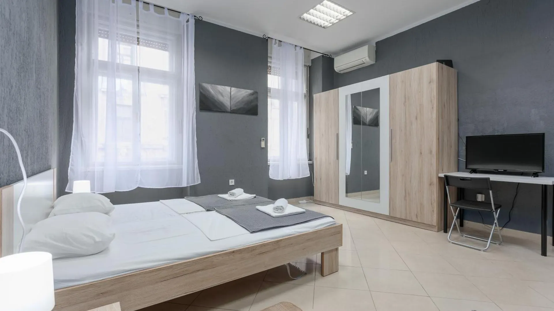 Pyramid Apartment Rijeka 0*,